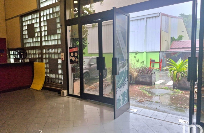 Vente Local commercial 97122