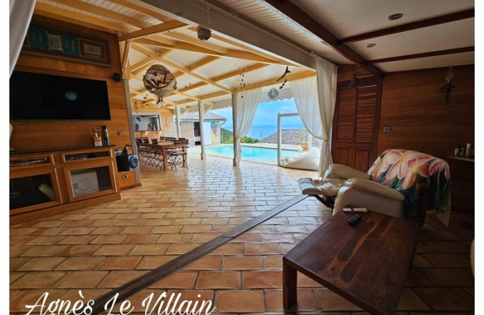 Vente Maison 131m&sup2; 6 pi&#232;ces Bouillante