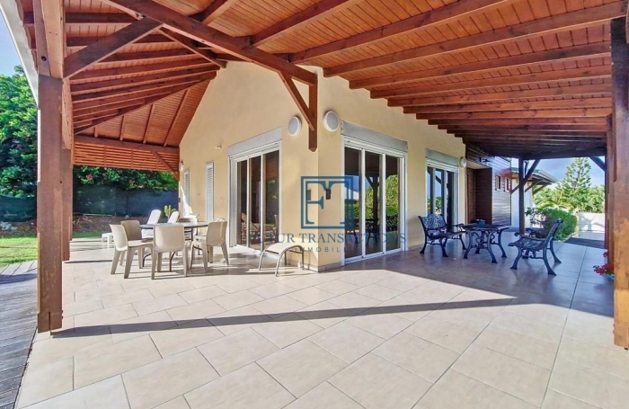 Location Maison 161m&sup2; 4 pi&#232;ces Saint François