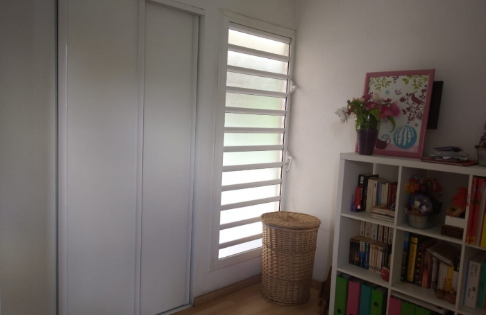 AGREABLE APPARTEMENT DE TYPE T4