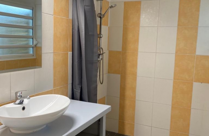 AGREABLE APPARTEMENT DE TYPE T4