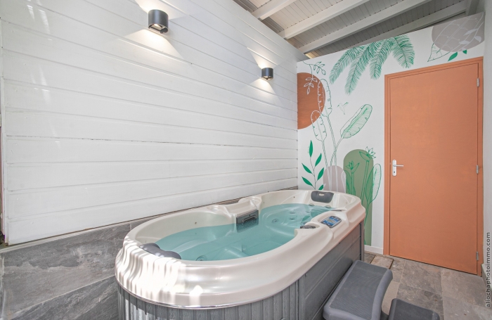 Bouillante Exceptionnel ensemble immobilier de 6 appartements avec Vue Imprenable sur la mer !