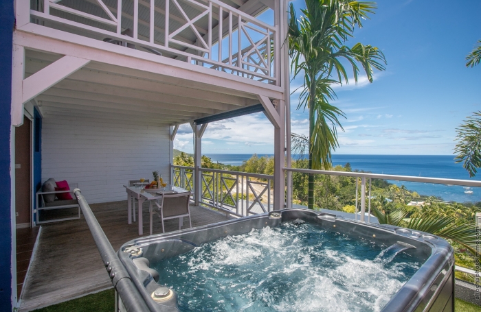 Bouillante Exceptionnel ensemble immobilier de 6 appartements avec Vue Imprenable sur la mer !