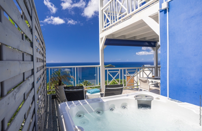 Bouillante Exceptionnel ensemble immobilier de 6 appartements avec Vue Imprenable sur la mer !