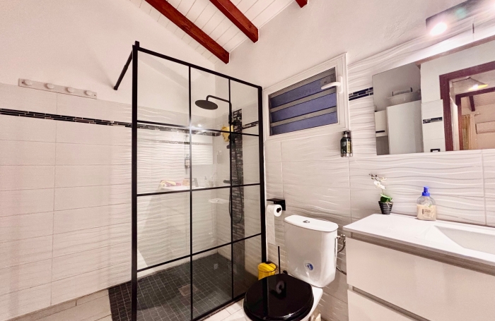 Maison 2 pièces - Les Abymes