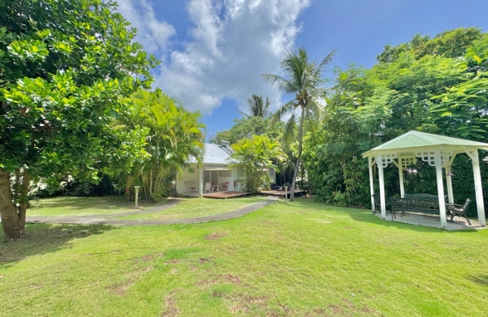 Vente Divers 232m&sup2; 11 pi&#232;ces Saint François