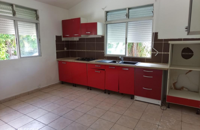Location Maison 200m&sup2; 10 pi&#232;ces Gosier