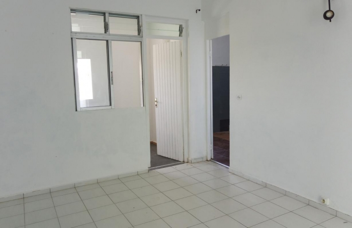 Location Maison 200m&sup2; 10 pi&#232;ces Gosier