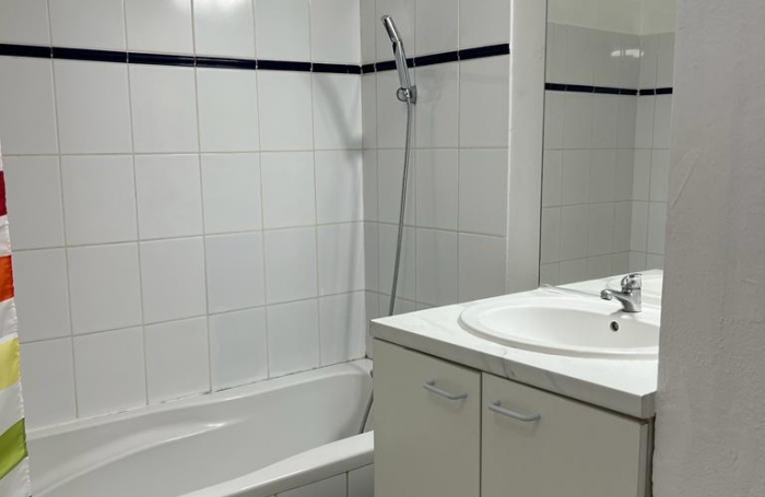 Á SAISIR - Appartement T2 Résidence de l'Université