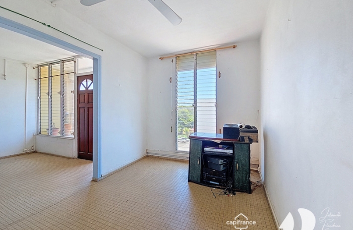 Vente Appartement 74m&sup2; 5 pi&#232;ces Les Abymes