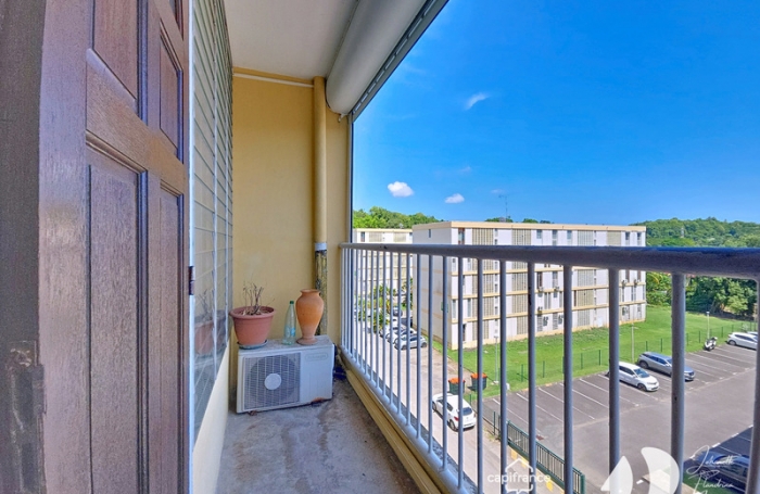 Vente Appartement 74m&sup2; 5 pi&#232;ces Les Abymes