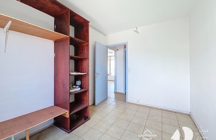 Vente Appartement 74m&sup2; 5 pi&#232;ces Les Abymes