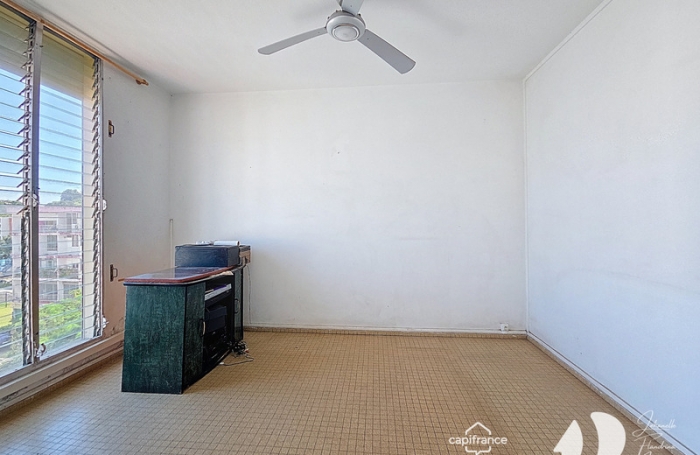 Vente Appartement 74m&sup2; 5 pi&#232;ces Les Abymes