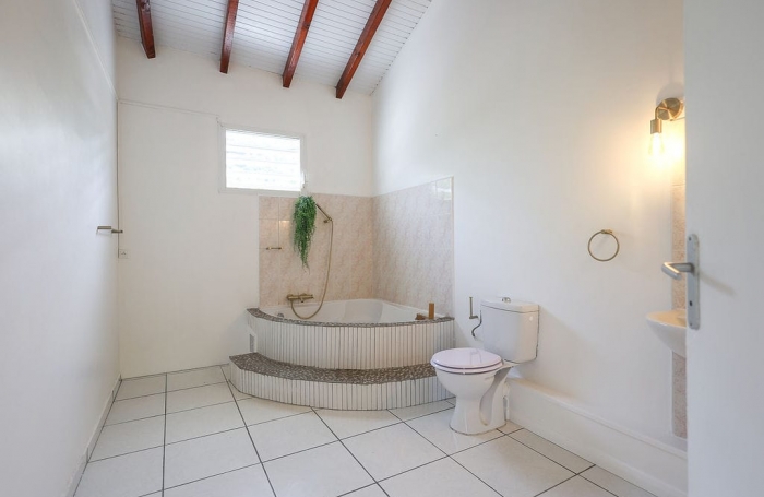 Location Appartement T2 Calme et Vue Mer à POINTE-NOIRE