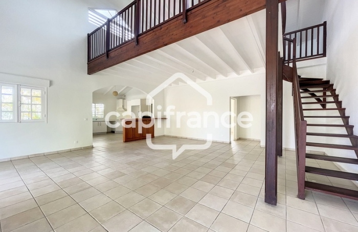 Location Maison 189m&sup2; 6 pi&#232;ces Baie Mahault