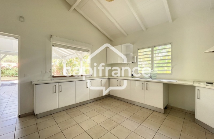 Location Maison 189m&sup2; 6 pi&#232;ces Baie Mahault