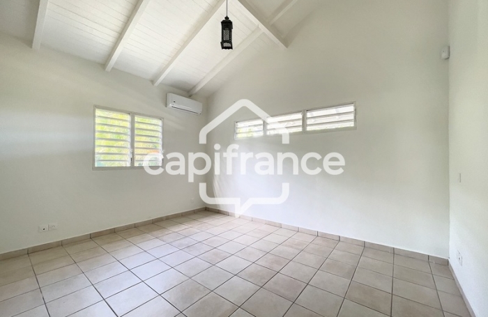 Location Maison 189m&sup2; 6 pi&#232;ces Baie Mahault
