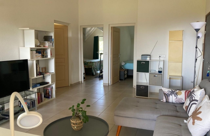 SAINT-CLAUDE, APPARTEMENT T3 RESIDENCE SECURISEE AVEC PISCINE- TERRASSE VUE MER ET MONTAGNE