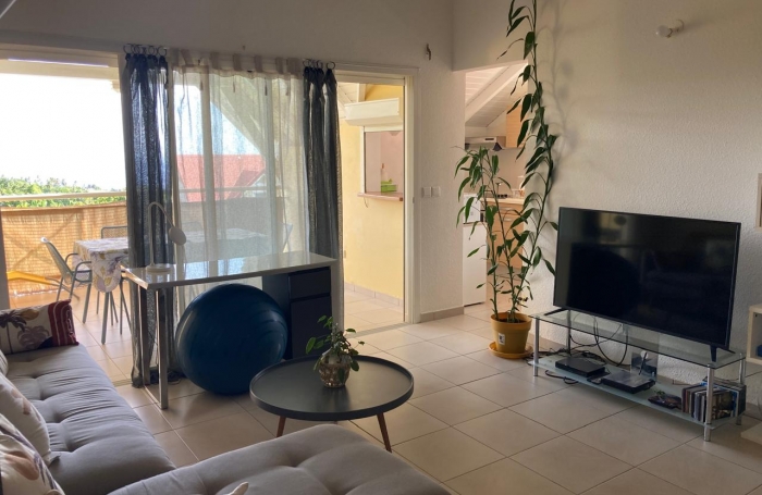 SAINT-CLAUDE, APPARTEMENT T3 RESIDENCE SECURISEE AVEC PISCINE- TERRASSE VUE MER ET MONTAGNE