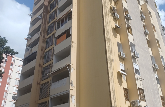 POINTE.A.PITRE  :  APP T4 AVEC VUE DEGAGEE