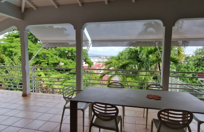 Vente Maison 320m&sup2; 7 pièces Les Abymes