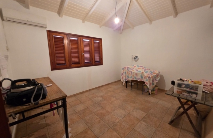 Vente Maison 320m&sup2; 7 pièces Les Abymes