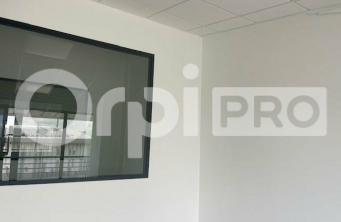 Avec Agence BOUTAREL ORPI , louez vos bureaux aménagés avec de tres belles prestations