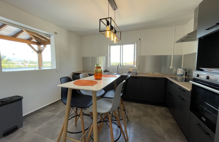 MAGNIFIQUE APPARTEMENT T4 MODERNE ENTIEREMENT MEUBLE PETIT-BOURG
