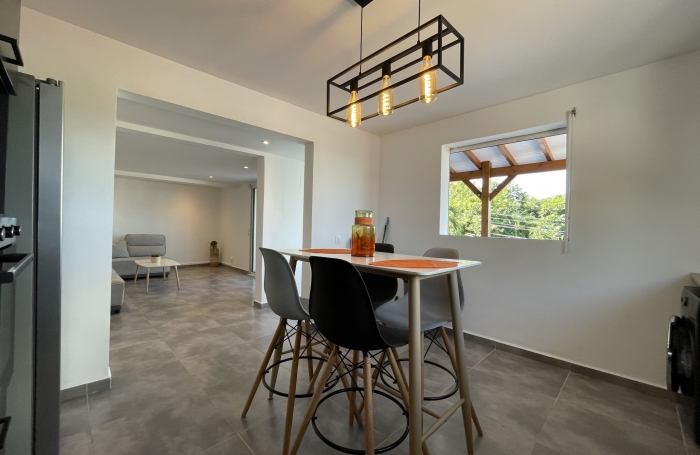 MAGNIFIQUE APPARTEMENT T4 MODERNE ENTIEREMENT MEUBLE PETIT-BOURG