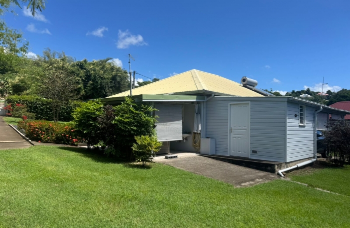 BAILLIF Villa T3 + Bureau + Garage