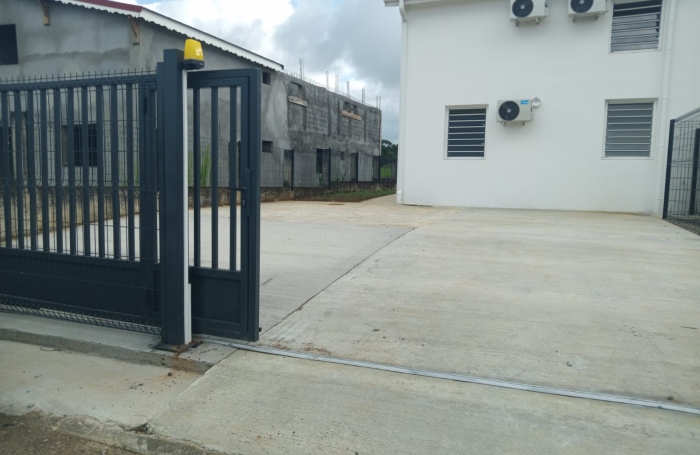 VILLA MITOYENNE T4 en R+1  -  BOIS SERGENT 97170 PETIT-BOURG