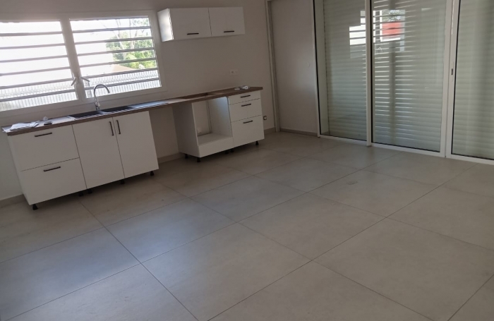 VILLA MITOYENNE T4 en R+1  -  BOIS SERGENT 97170 PETIT-BOURG