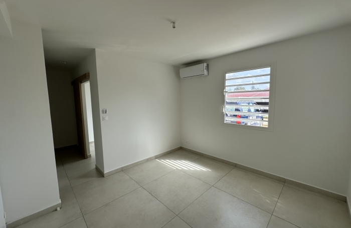 VILLA MITOYENNE T4 en R+1  -  BOIS SERGENT 97170 PETIT-BOURG