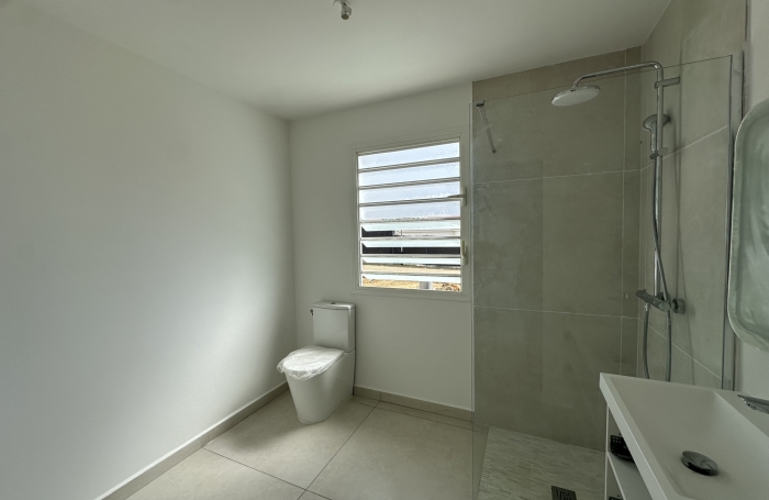 VILLA MITOYENNE T4 en R+1  -  BOIS SERGENT 97170 PETIT-BOURG