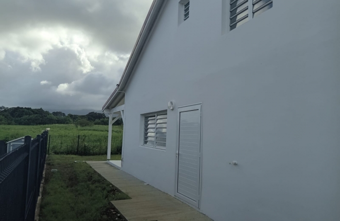 VILLA MITOYENNE T4 en R+1  -  BOIS SERGENT 97170 PETIT-BOURG