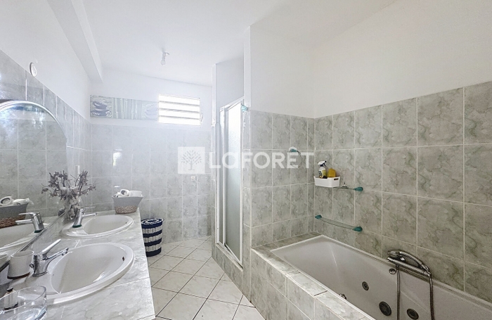 Location Appartement 113m² 4 pièces Sainte Anne