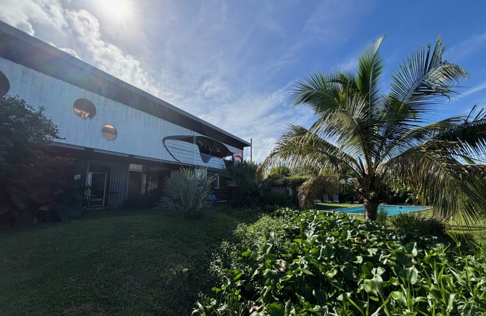 Propriété 320m2 - 7 chambres - Vue mer - Piscine - SAINTE-ROSE