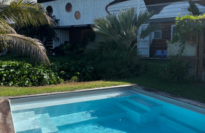 Propriété 320m2 - 7 chambres - Vue mer - Piscine - SAINTE-ROSE