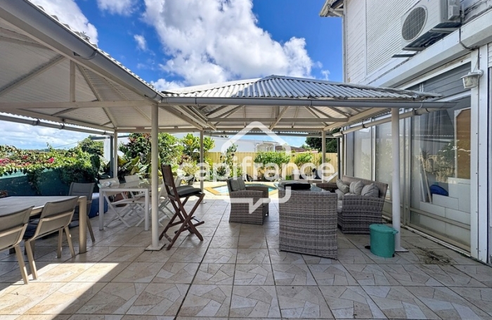 Vente Maison 380m&sup2; 11 pi&#232;ces Les Abymes