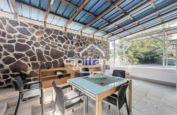 Vente Maison 380m&sup2; 11 pi&#232;ces Les Abymes