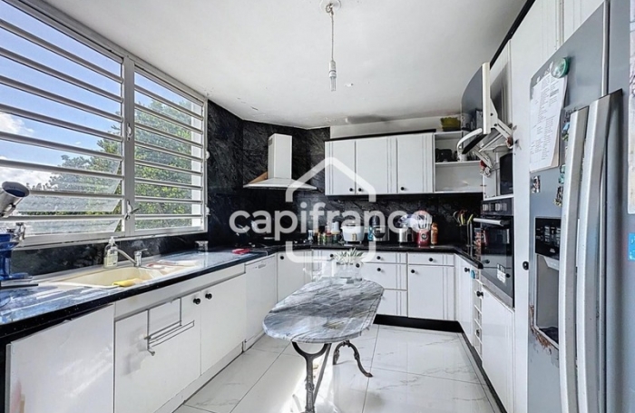 Vente Maison 380m&sup2; 11 pi&#232;ces Les Abymes