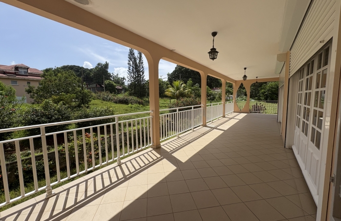 SPACIEUX APPARTEMENT T5 PIERRET LAMENTIN