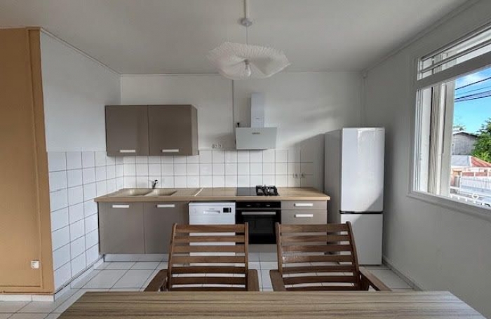 Location Appartement 77m&sup2; 3 pi&#232;ces Sainte Anne