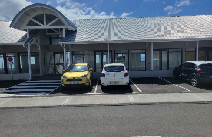 VIEUX FORT : Résidence La Rose Des Vents,  Local professionnel 103m2