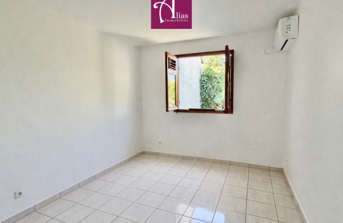 Maison mitoyenne F4 avec jardin privatif &agrave; Moudong, Baie-Mahault, Guadeloupe