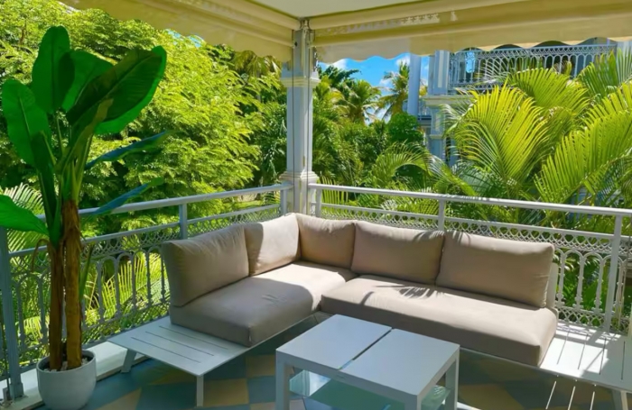 EXCLUSIVIT&Eacute; Grand studio meubl&eacute; &agrave; vendre &agrave; Saint-Fran&ccedil;ois, La Plantation Sainte-Marthe   Vue piscine, 1er &eacute;tag