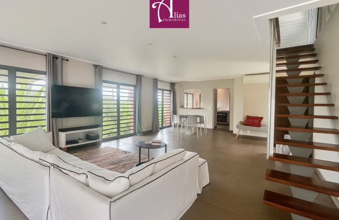 A VENDRE - Maison d&rsquo;architecte de caract&egrave;re + bungalow ind&eacute;pendant   &agrave; DUGAZON - LES ABYMES