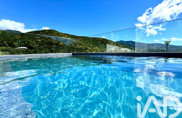 Vente Divers 134m&sup2; 5 pièces Bouillante