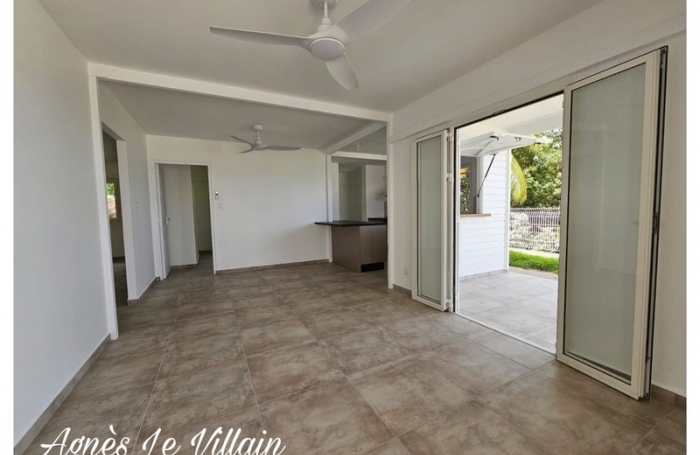 Vente Maison 79m&sup2; 4 pièces Bouillante
