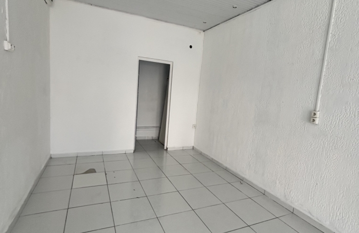 Local commercial  de 26.68 m2 au c&oelig;ur de Pointe-&agrave;-Pitre